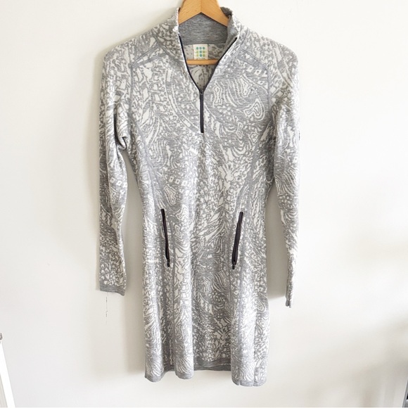 Title nine Dresses & Skirts - Title nine merino wool blend gray white printed long sleeve sweater dress size S